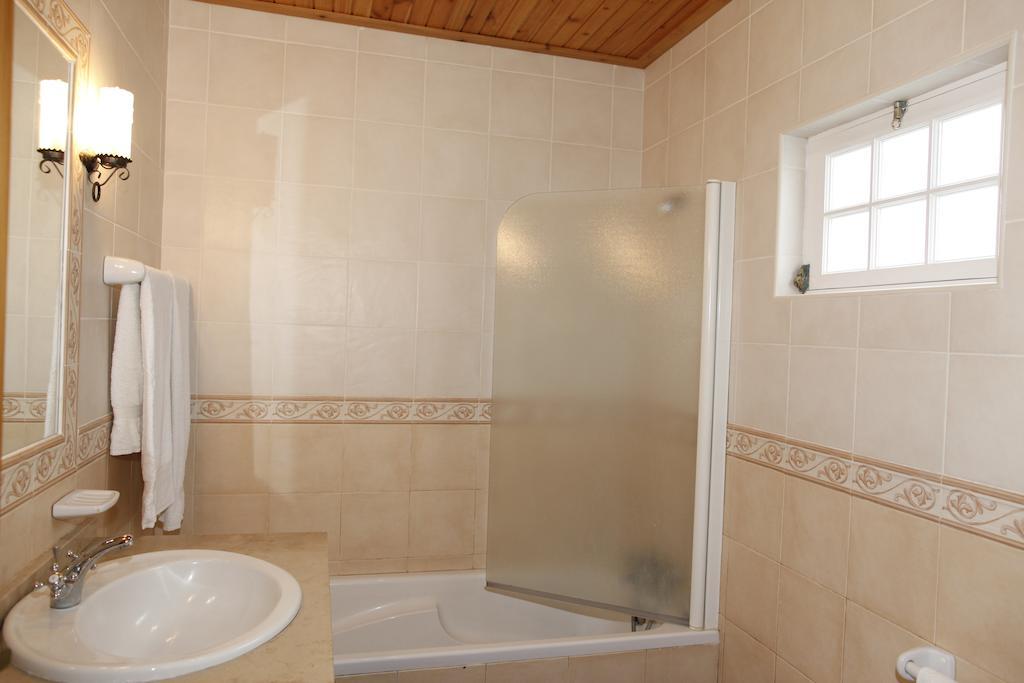 Casa Capelinhos Guest House Capelo Room photo